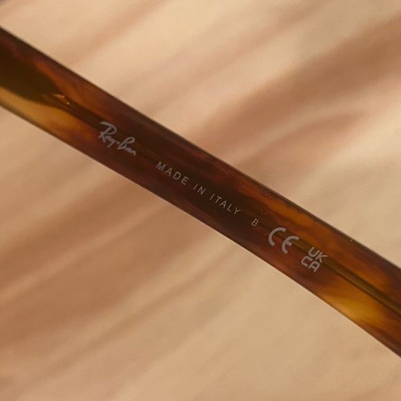 Ray-Ban Sunglasses - Picture 5 of 9